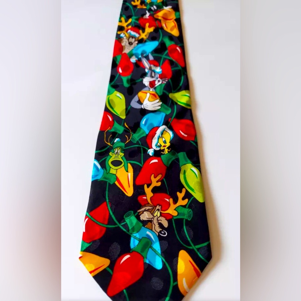 Looney Toones Christmas Tie Marvin Martion K-9 Tweety Wylie Bugs Taz